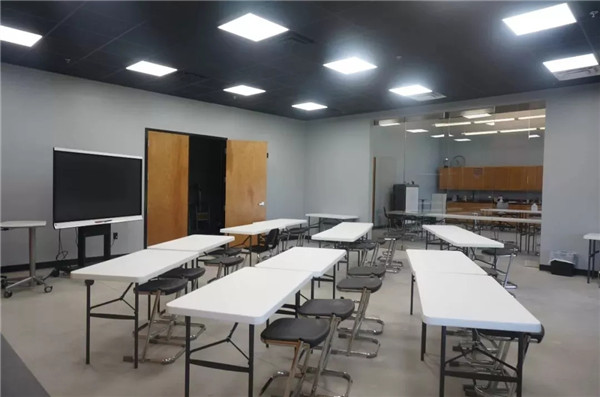 翻新的机器人教室和物理教室可以打通教学.webp.jpg